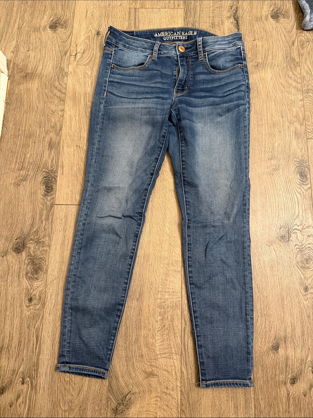 American Eagle Outfitters Women’s Mid Blue Super Stretch Skinny Jeans size6 - Picture 1 of 2